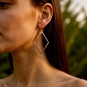 Rose Gold tone 2” diamond shaped metal hammered dangle drop earrings